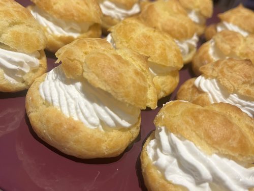 Bignè con panna montata