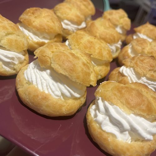 Bignè con panna montata